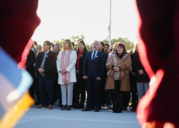 ENCUENTRO PATRIO: IZAMIENTO EN LA ESTACIÓN.