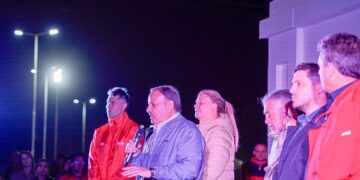 Ante la ausencia de Nación, la Provincia y el Municipio inauguraron nuevas luminarias en las rutas 38 y 75