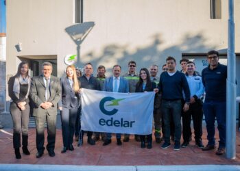 Quintela inauguró nuevas oficinas de EDELaR en Olta para mejorar la atención y las condiciones laborales