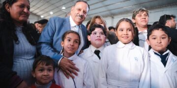 En el departamento General Belgrano, el Gobernador tomó promesa de Lealtad a la Bandera a los estudiantes de 4° grado