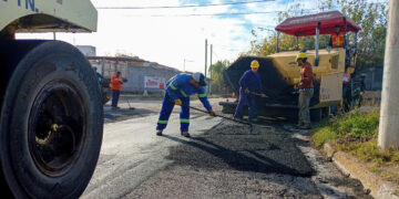 MUNICIPIO Y GOBIERNO CONTINÚAN A PASO FIRME CON EL PLAN DE BACHEO EN LA CIUDAD.