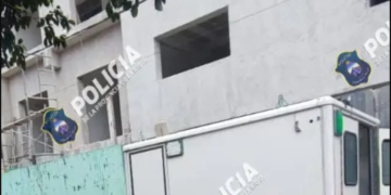 Obrero cayó de un andamio y sufrió lesiones