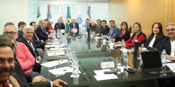 Las provincias impulsan una ley para garantizar una distribución federal y equitativa de los recursos