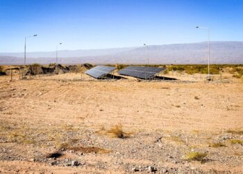 Avanza la conexión del primer parque solar en Pituil y se repotencia la red eléctrica de Famatina