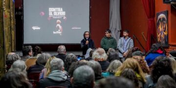 “Contra el Olvido” llegó a la sede de Madres de Plaza de Mayo para reforzar el compromiso con la Memoria, la Verdad y la Justicia