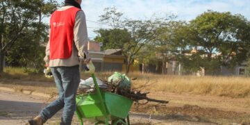 LIMPIEZA Y MANTENIMIENTO URBANO EN EL B° PARQUE INDUSTRIAL