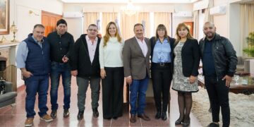 Quintela refuerza su compromiso con la industria textil en medio de la crisis del sector