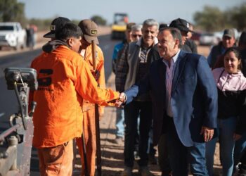 Quintela supervisó el avance del asfaltado en la Ruta Provincial N° 6, obra que es financiada íntegramente por la Provincia y beneficia a productores
