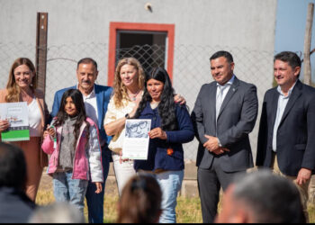 A través del Plan Angelelli, la Provincia entregó viviendas recuperadas en Patquía tras la emergencia climática