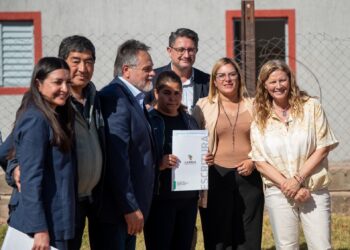 La Provincia entregó escrituras en Patquía y reafirmó el rol del Estado en la regularización dominial