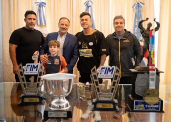 Quintela instó a jóvenes atletas riojanos a seguir trabajando por sus sueños