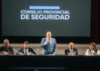 El gobernador Quintela encabezó el primer encuentro del Consejo Provincial de Seguridad que busca fortalecer la convivencia ciudadana