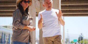 AVANZA RIOJA LINDA: ARMANDO MOLINA RECORRIÓ TRABAJOS DE EMBELLECIMIENTO DE ROTONDA “EL CHACHO”.