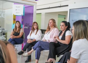 Gabriela Pedrali se reunió con mujeres emprendedoras del programa “Revolucioná tu Emprendimiento”