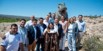 Quintela inauguró el Centro de Interpretación Paleontológico de Tama que potencia la Ruta de los Dinosaurios en Los Llanos