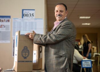 Quintela votó y agradeció el compromiso de los riojanos y las riojanas al participar de una jornada histórica para la democracia