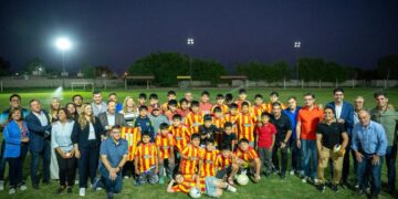 El Gobierno provincial refuerza su apoyo al deporte con la inauguración de luminarias en clubes de Chilecito