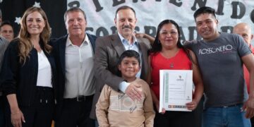 Quintela entregó más de 200 escrituras en Chilecito y reafirmó el compromiso de la Provincia con la seguridad jurídica, la justicia social y la tranquilidad para las familias