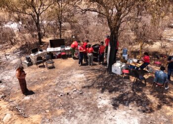 Se intensifica el operativo contra los incendios con apoyo aéreo y 130 brigadistas