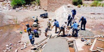 La Provincia avanza con obras clave en Famatina para optimizar la captación y el acceso al agua de riego