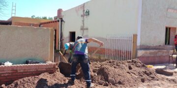 El COE coordina operativos y restablece servicios tras desborde del río La Punta