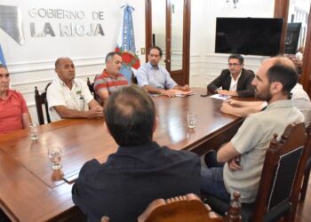 Productores y gremios vitivinícolas plantearon al Gobierno provincial la crisis del sector tras el retiro del acompañamiento nacional