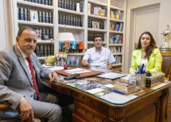 Quintela se reunió con senadores para plantear una clara defensa de los trabajadores ante el tratamiento de la reforma laboral