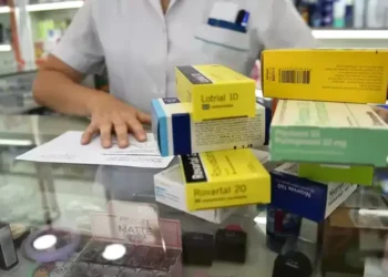 Farmacéuticos advirtieron que hay riesgo de desabastecimiento de medicamentos por atraso en los pagos de obras sociales