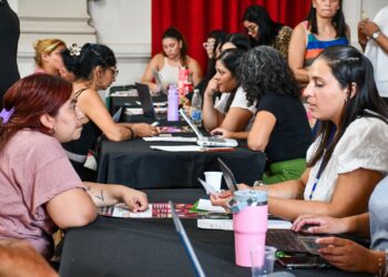 Chaya 2026: gran convocatoria en la entrega de entradas para personas con discapacidad