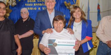 El hospital de Famatina celebró 50 años de servicio con reconocimientos a su personal