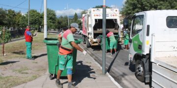EL MUNICIPIO RETIRA CONTENEDORES QUE GENERABAN FOCOS INFECCIOSOS