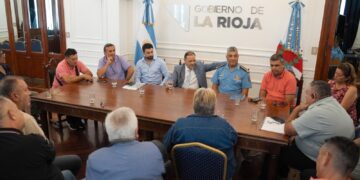 El Gobierno provincial intensifica el diálogo con las fuerzas de seguridad y analiza mejoras salariales