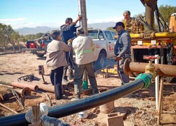 El Gobierno provincial refuerza el acceso al agua en zonas rurales con obras y mantenimiento en toda la provincia