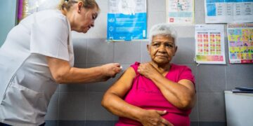 La Provincia puso en marcha la campaña de vacunación antigripal con operativos en centros de salud y espacios públicos