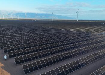 Parque Arauco avanza en su proyecto híbrido con la finalización del montaje del parque solar Arauco I