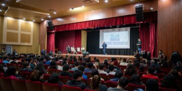 Quintela entregó 3.000 boletos universitarios gratuitos y reafirmó el respaldo provincial a los estudiantes