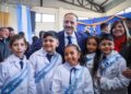 QUINTELA ENCABEZÓ LA PROMESA A LA BANDERA EN FAMATINA Y DESTACÓ EL VALOR DE LA EDUCACIÓN Y EL PATRIOTISMO 🇦🇷