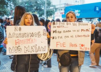 NI UNA MENOS: MULTITUDINARIA MARCHA EN LA RIOJA A 11 AÑOS DEL PRIMER GRITO