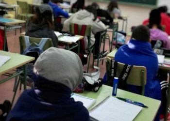 EDUCACIÓN AUTORIZÓ A LAS ESCUELAS A FLEXIBILIZAR HORARIOS ANTE LA ALERTA POR FRÍO EXTREMO