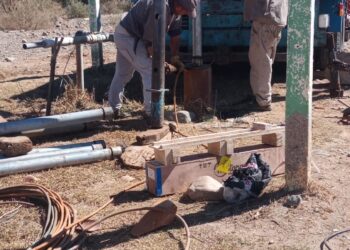 FAMATINA REFUERZA EL ABASTECIMIENTO DE AGUA POTABLE CON OBRAS QUE BENEFICIAN A SIETE BARRIOS