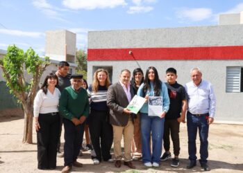 LA PROVINCIA ENTREGÓ NUEVAS VIVIENDAS EN EL BARRIO SUSANA QUINTELA